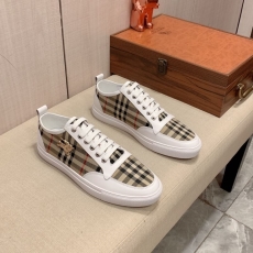 Burberry Low Shoes